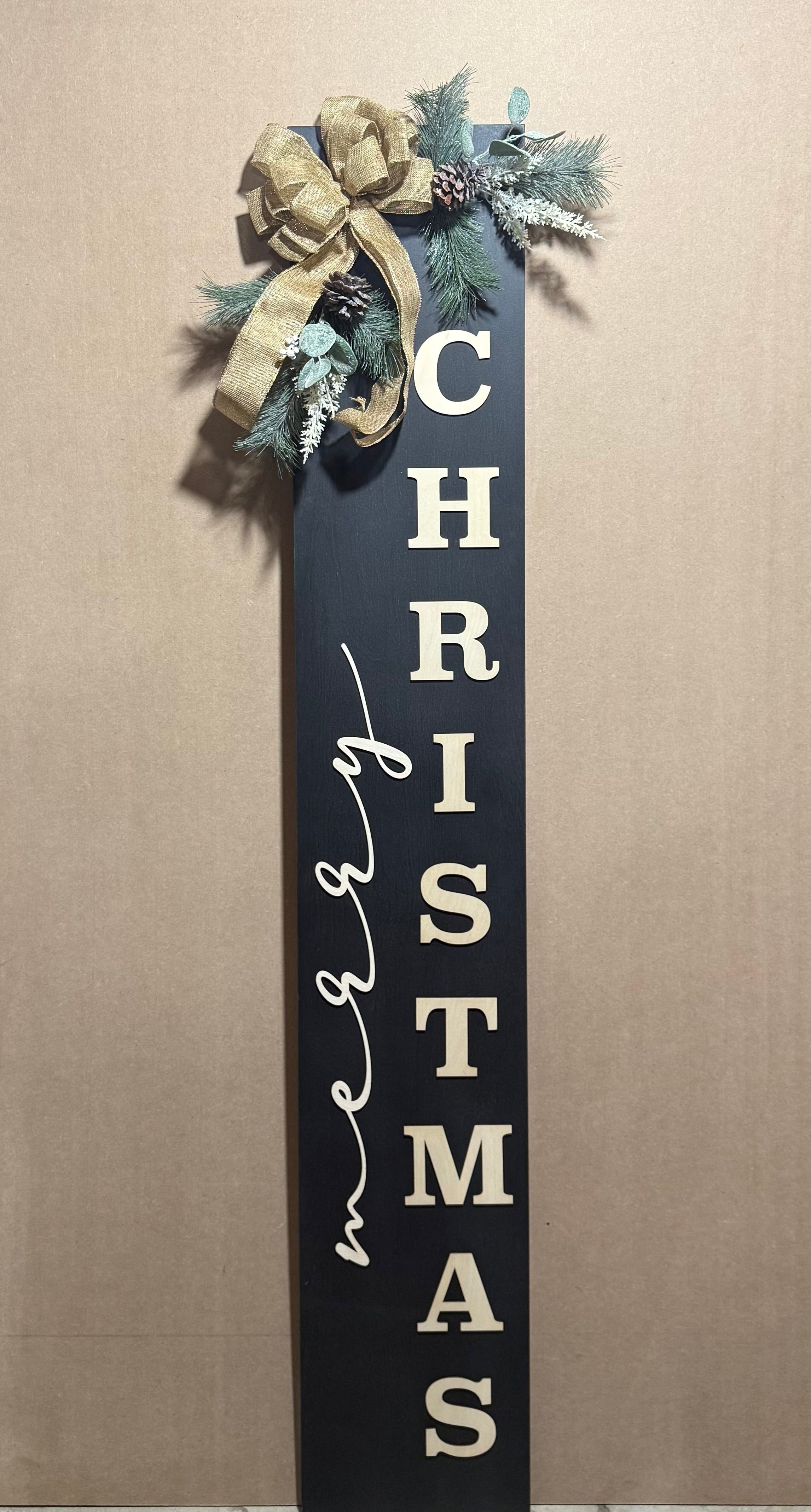 6' Merry Christmas Leaner w/ Floral